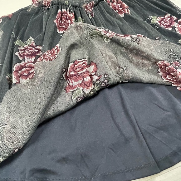 Torrid Floral Gray Sleeveless Mesh Overlay Romantic Blouse Size 0 - Picture 6 of 12